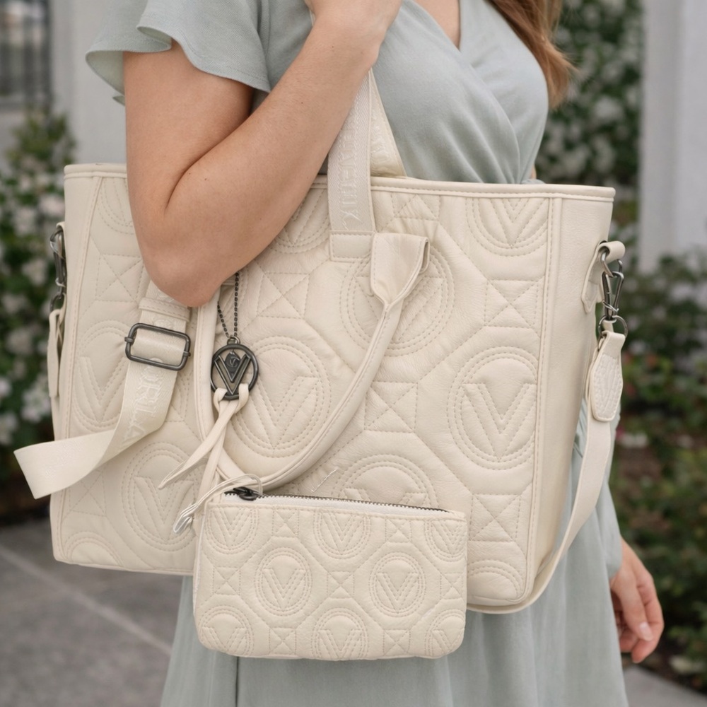 Elegant VALENTINO ORLANDI Extra Large Quilted Tote w/matching wallet - Picture 7 of 11